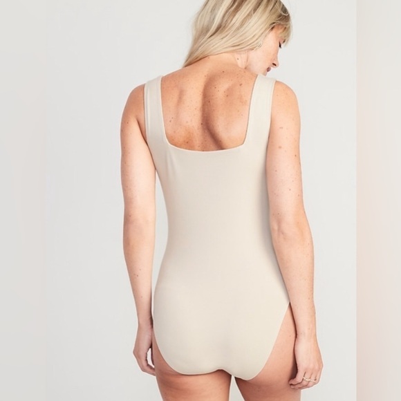 NWT! Wishbone Fitted Sleeveless Square-Neck Bodysuit - Size Large 🤎 - Picture 3 of 10